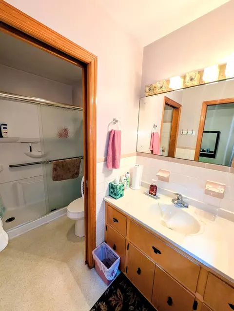 Bath - 301 E Fudge St, Covington, VA 24426 photo 1 of 2