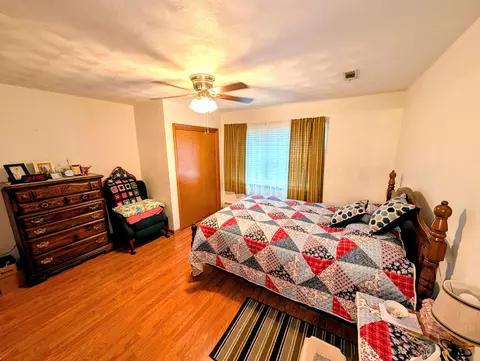 Bedroom - 301 E Fudge St, Covington, VA 24426 photo 1 of 2