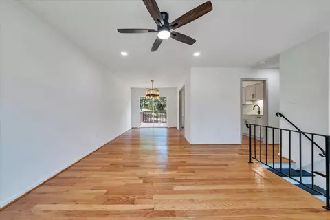 Living - 633 Two Tree Ln NE, Roanoke, VA 24019 photo 3 of 5