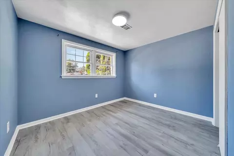Bedroom - 633 Two Tree Ln NE, Roanoke, VA 24019 photo 5 of 5