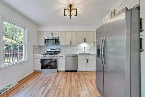 Kitchen - 633 Two Tree Ln NE, Roanoke, VA 24019 photo 1 of 4