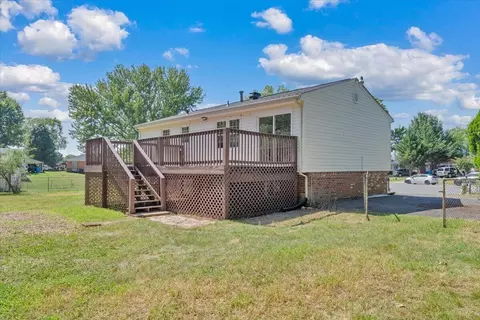 Exterior - 633 Two Tree Ln NE, Roanoke, VA 24019 photo 6 of 8