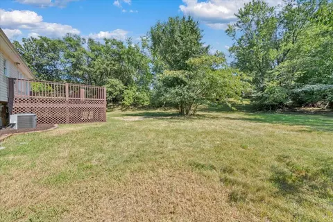 Exterior - 633 Two Tree Ln NE, Roanoke, VA 24019 photo 5 of 8
