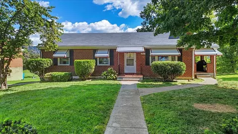 2711 Brooklyn Dr NW, Roanoke, VA 24017