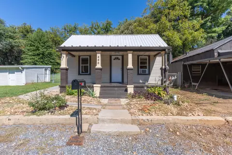 446 Tinker Ave, Vinton, VA 24179