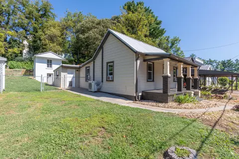 Exterior - 446 Tinker Ave, Vinton, VA 24179 photo 1 of 10