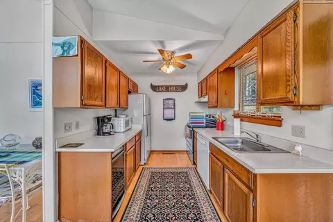 Kitchen - 75 Nuthatch Cir, Moneta, VA 24121 photo 1 of 1