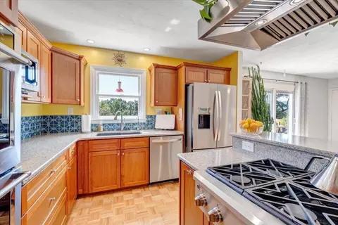 Kitchen - 4800 Wade Rd, Roanoke, VA 24018 photo 7 of 7