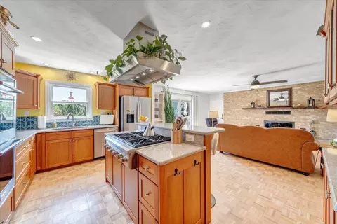 Kitchen - 4800 Wade Rd, Roanoke, VA 24018 photo 3 of 7