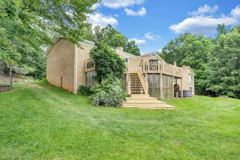 Exterior - 4800 Wade Rd, Roanoke, VA 24018 photo 15 of 17