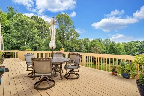 Exterior - 4800 Wade Rd, Roanoke, VA 24018 photo 9 of 17