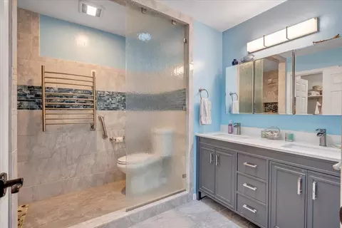 Bath - 4800 Wade Rd, Roanoke, VA 24018 photo 2 of 7