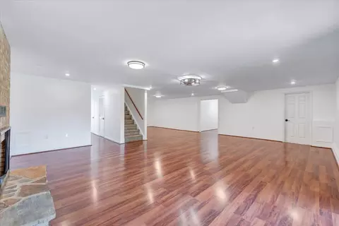 Living - 4800 Wade Rd, Roanoke, VA 24018 photo 9 of 10