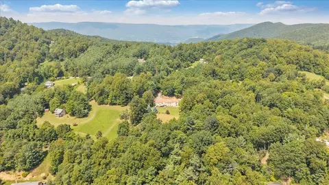 View/Area - 4800 Wade Rd, Roanoke, VA 24018 photo 2 of 4
