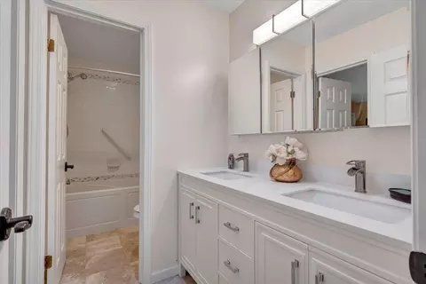 Bath - 4800 Wade Rd, Roanoke, VA 24018 photo 5 of 7