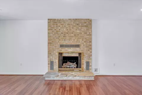 Living - 4800 Wade Rd, Roanoke, VA 24018 photo 8 of 10