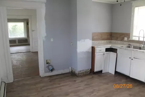 Entry Way - 314 E Hawthorne St, Covington, VA 24426 photo 2 of 2