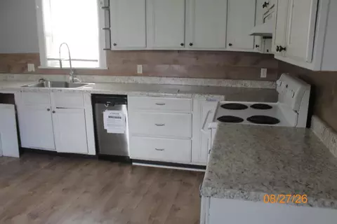 Kitchen - 314 E Hawthorne St, Covington, VA 24426 photo 2 of 2