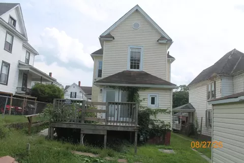 Exterior - 314 E Hawthorne St, Covington, VA 24426 photo 2 of 2