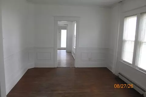Living - 314 E Hawthorne St, Covington, VA 24426 photo 3 of 5