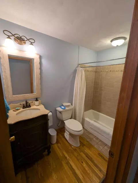 Bath - 1080 Floyd Dr, Goodview, VA 24095 photo 4 of 7