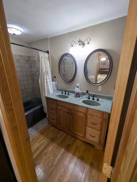 Bath - 1080 Floyd Dr, Goodview, VA 24095 photo 3 of 7