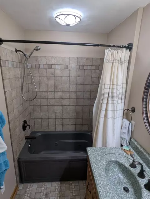 Bath - 1080 Floyd Dr, Goodview, VA 24095 photo 6 of 7