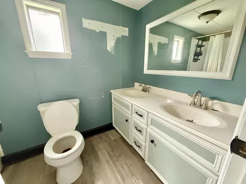 Bath - 319 Byrnes St, Goodview, VA 24095 photo 1 of 2