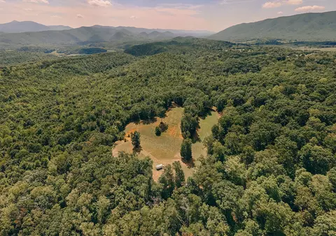 366 Beecher Ln, Buchanan, VA 24066 photo 2