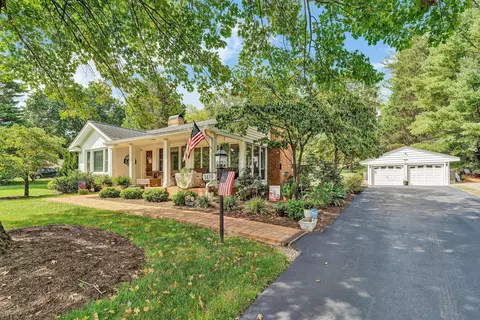 1419 Crestmoor Dr SW, Roanoke, VA 24018