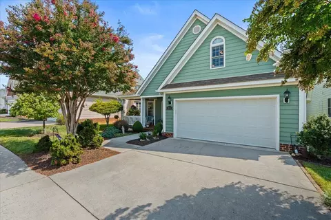 Exterior - 830 Sumpter Pl, Roanoke, VA 24019 photo 1 of 5