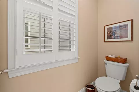 Bath - 830 Sumpter Pl, Roanoke, VA 24019 photo 3 of 6