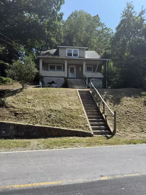 Exterior - 218 E Mallow Rd, Covington, VA 24426 photo 2 of 7