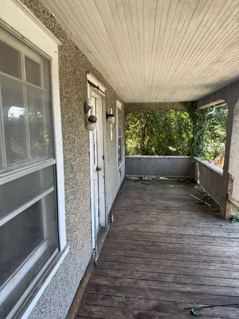 Exterior - 218 E Mallow Rd, Covington, VA 24426 photo 4 of 7