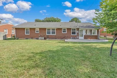 Exterior - 3318 Frontier Rd NW, Roanoke, VA 24012 photo 6 of 11