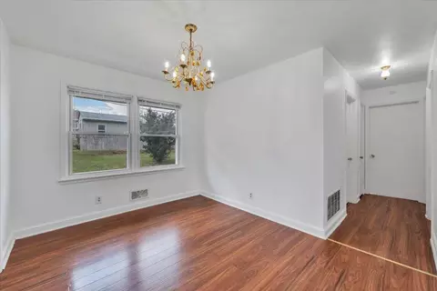 Entry Way - 3318 Frontier Rd NW, Roanoke, VA 24012 photo 1 of 2
