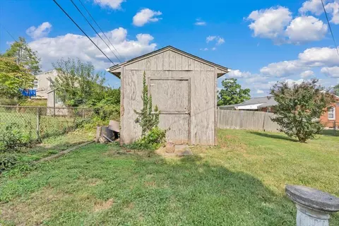 Exterior - 3318 Frontier Rd NW, Roanoke, VA 24012 photo 9 of 11