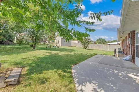 Exterior - 3318 Frontier Rd NW, Roanoke, VA 24012 photo 4 of 11