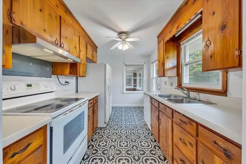 Kitchen - 3318 Frontier Rd NW, Roanoke, VA 24012 photo 1 of 3