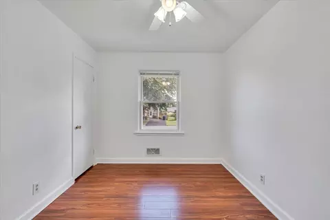 Bedroom - 3318 Frontier Rd NW, Roanoke, VA 24012 photo 3 of 4