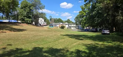 Exterior - 602 E Main St, Bedford, VA 24523 photo 5 of 8