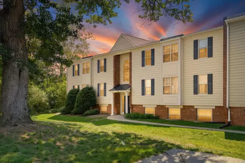 1217 Villa Ln #B, Charlottesville, VA 22901