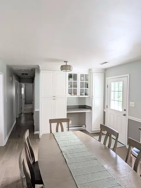 Dining - 3601 Springvale St SE, Roanoke, VA 24014 photo 1 of 1