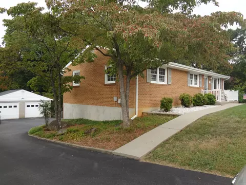 3601 Springvale St SE, Roanoke, VA 24014