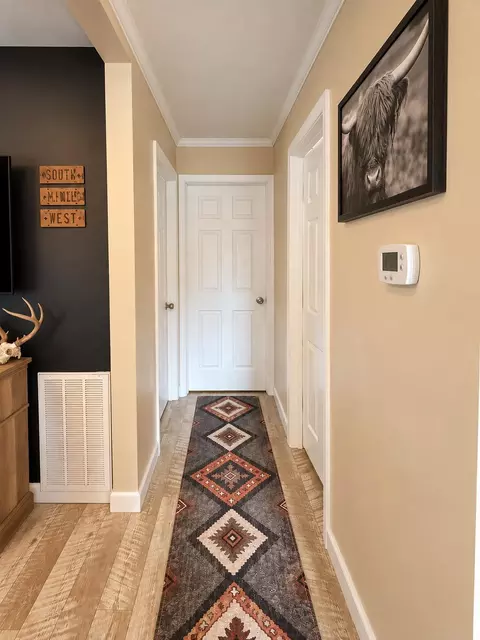 Entry Way - 5115 Indian Draft Rd, Covington, VA 24426 photo 2 of 2