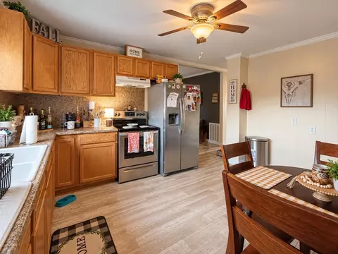 Kitchen - 5115 Indian Draft Rd, Covington, VA 24426 photo 2 of 2