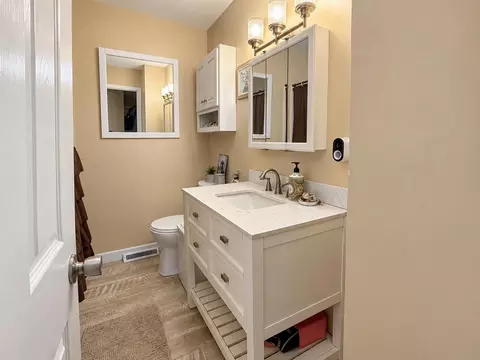 Bath - 5115 Indian Draft Rd, Covington, VA 24426 photo 1 of 3
