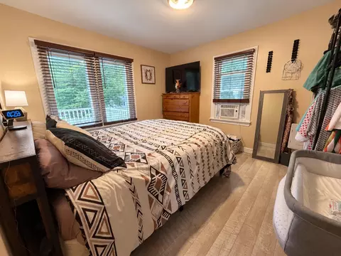 Bedroom - 5115 Indian Draft Rd, Covington, VA 24426 photo 2 of 7