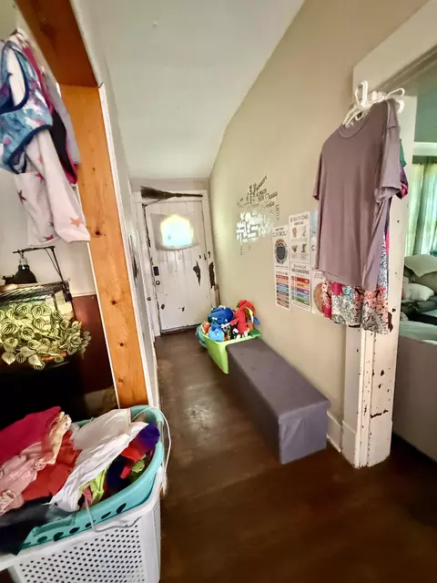 Entry Way - 142 N Monroe Ave, Covington, VA 24426 photo 1 of 3