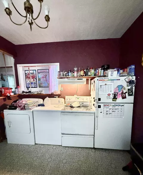 Kitchen - 142 N Monroe Ave, Covington, VA 24426 photo 1 of 1